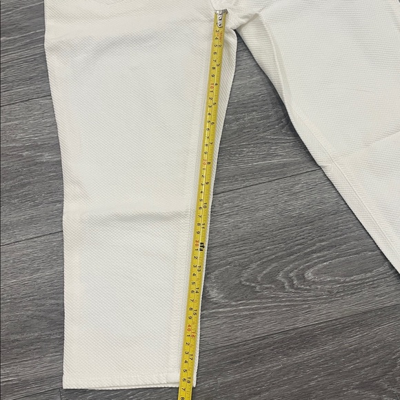 Dolce & Gabbana White Capris - Picture 6 of 10